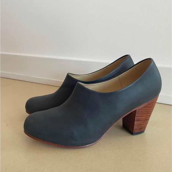 Löbe Women’s Adler Heels - Picture 1 of 3